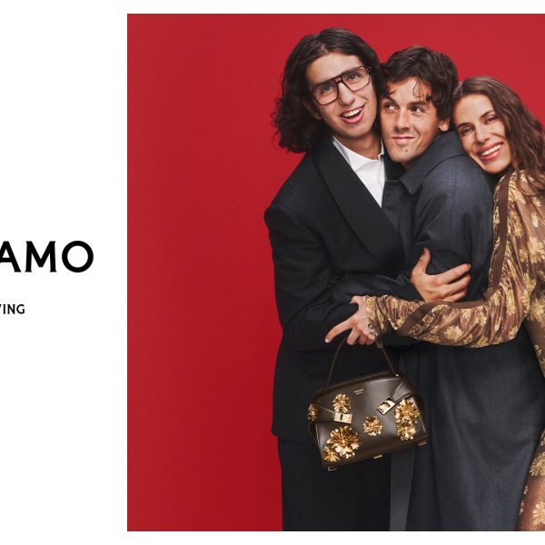 Ferragamo présente « The Joy of Loving » pour les fêtes