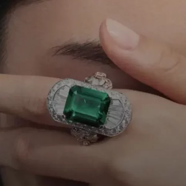 CHANEL COLLECTION DE HAUTE JOAILLERIE « SIGNES ET SYMBOLES »