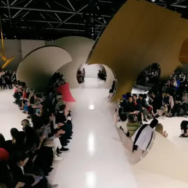Défilé prêt-à-porter femme Givenchy par Sarah Burton Printemps-Été 2027